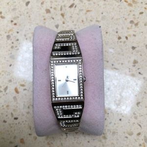 🤑 Women’s Guess Watch